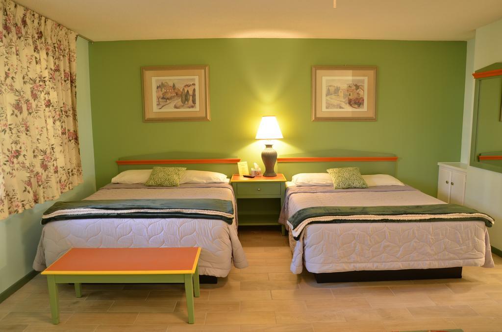 Sandpiper Springs Retreat & Spa Desert Hot Springs Room photo