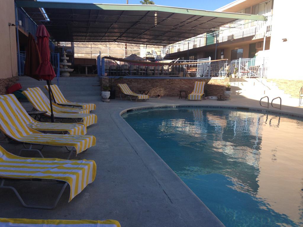 Sandpiper Springs Retreat & Spa Desert Hot Springs Exterior photo